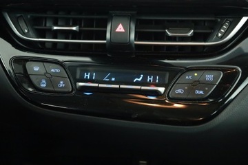 Toyota C-HR I Crossover Facelifting 1.8 Hybrid 122KM 2020 Toyota C-HR 1.8 Hybrid, Salon Polska, Serwis ASO, zdjęcie 10