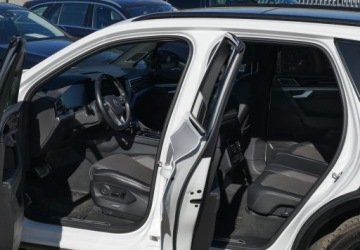 Volkswagen Touareg III SUV 3.0 V6 SCR TDI 286KM 2019 VW Touareg R-Line PL Full Wentyle Masaż Dynaudio Panorama Dociąg Matrix Hak, zdjęcie 24