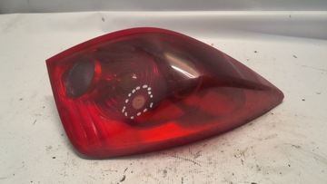 NISSAN PRIMERA P12 HB LAMPA PRAWY TYŁ TYLNA PRAWA