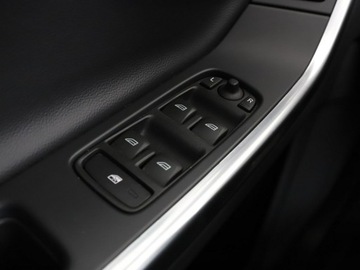 Volvo V60 I Kombi Facelifting 2.0 D3 DRIVE-E 150KM 2016 Volvo V60 FV23% automat skóra navi klima auto, zdjęcie 31