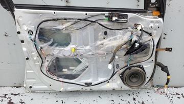 DVEŘE KOMPLETNÍ LEVÝ PŘEDNÍ TOYOTA AVENSIS T25 1C0