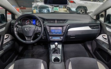 Toyota Avensis III Wagon Facelifting 2015 1.8 Valvematic 147KM 2016 Toyota Avensis 1.8 Premium 1.8 Benzyna 147KM, zdjęcie 5