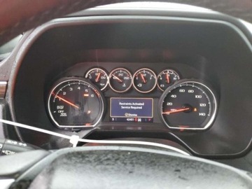 Chevrolet Suburban GMT900 2021 Chevrolet Suburban 2021, 5.3L, 4x4, K1500 LT, od ubezpieczalni 5.3 Benzyna, zdjęcie 9