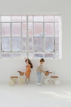 Кремовый трехколесный велосипед Banwood Trike