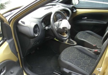 Toyota Aygo X 1.1 VVT-i 72KM 2023 Toyota Aygo X Unikatowa Wersja z Otwieranym Dachem w Automacie Benzyna 72KM, zdjęcie 12