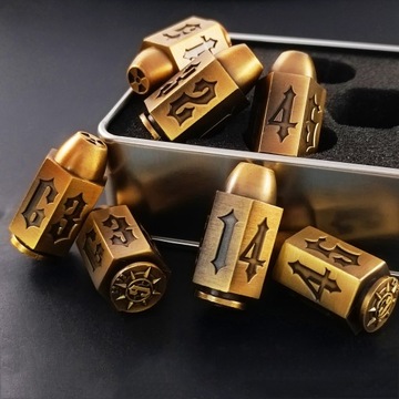 НАБОР ИЗ 6 МЕТАЛЛИЧЕСКИХ КУБИКОВ D6 3,3 СМ РПГ-СНАРЯД