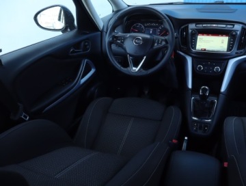 Opel Zafira C Tourer Facelifting 1.6 CDTI 134KM 2017 Opel Zafira 1.6 CDTI, Navi, Klima, Tempomat, zdjęcie 6
