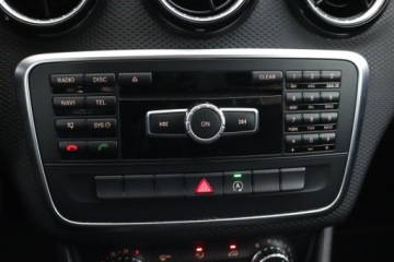 Mercedes Klasa A W176 Hatchback 5d 1.6 180 BlueEFFICIENCY 122KM 2014 Mercedes A A 180, Klima, zdjęcie 15