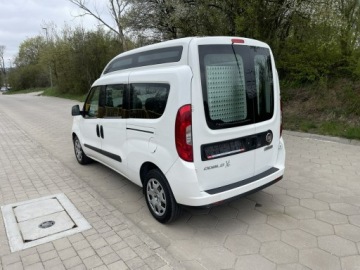 Fiat Doblo IV 1.6 MultiJet 120KM 2021 Fiat Doblo 1.6 Diesel 120KM Dla Niepełnosprawnych, zdjęcie 3