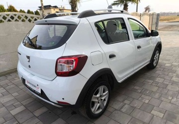 Dacia Sandero II Hatchback 5d 1.5 dCi 90KM 2014 Dacia Sandero Dacia Sandero 1.5 dCi Laureate 1.5 Diesel 90KM, zdjęcie 3