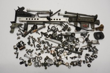 YAMAHA FZS 1000 FAZER 01-05 ŚRUBY ŚRUBKI