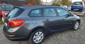 Opel Astra J Sports Tourer 1.4 Twinport ECOTEC 100KM 2011 Opel Astra Opel Astra J 1,4 benzyna wyposazony zarejestrowany 1 wlasciciel, zdjęcie 3