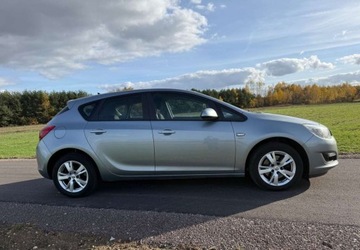 Opel Astra J GTC 1.7 CDTI ECOTEC 130KM 2013 Opel Astra Opel Astra 1.7 CDTI DPF Active 1.7 Diesel 130KM, zdjęcie 1
