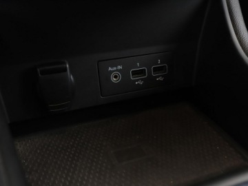 Renault Captur II Crossover 1.3 TCe 130KM 2020 Renault Captur Intens 130KM półskóra navi, zdjęcie 28