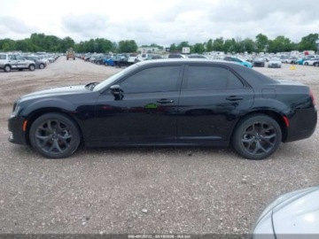 Chrysler 300C II 2023 Chrysler 300 Touring L, 2023r., 3.6L 3.6 Benzyna 292KM, zdjęcie 5