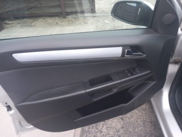 Opel Astra H Kombi 1.6 ECOTEC 115KM 2006 Opel Astra OPEL ASTRA H 1600 benzyna super stan 1.6 Benzyna 115KM, zdjęcie 19