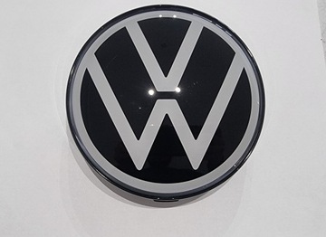 VW ID.4 ID.5 ZNACZEK EMBLEMAT PRZÓD 11A853600 A/B