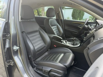 Opel Insignia I Sedan 2.0 Turbo ECOTEC 220KM 2009 Opel Insignia 2.0 Turbo 220KM | Skóry | Bi-Ksenon, zdjęcie 15