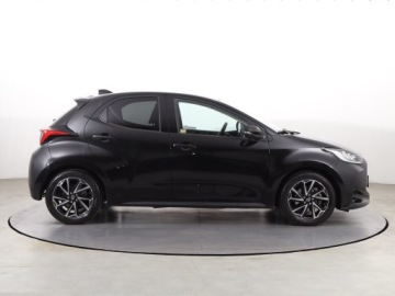 Toyota Yaris IV Hatchback 1.5 Hybrid Dynamic Force 116KM 2022 Toyota Yaris 1.5 VVT-i Hybrid, Salon Polska, zdjęcie 5