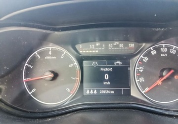 Opel Corsa E Hatchback 3d 1.4 Twinport 90KM 2019 Opel Corsa Pierwszy wlasciciel. Salon Polska 1.4 BenzynaLPG 90KM, zdjęcie 4