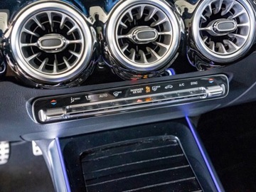 Mercedes GLA II Off-roader AMG Facelifting 2.0 35 306KM 2025 MERCEDES-BENZ GLA AMG 35 4-Matic Suv 2.0 (306KM) 2025, zdjęcie 11