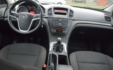 Opel Insignia I Sedan 1.6 Twinport ECOTEC 115KM 2010 Opel Insignia 1.6 BGas Klima 2 KPL Opon Stan bardzo dobry 1.6 115KM, zdjęcie 12