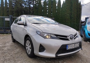 Toyota Auris II Hatchback 5d Dual VVT-i 100 99KM 2014 Toyota Auris 2014r, 1.3 Benzyna. Uszkodzony prawy tyl. Jezdzi. 1.3 99KM, zdjęcie 1