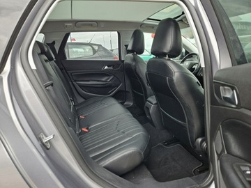 Peugeot 308 II SW Facelifting 1.2 PureTech 110KM 2019 Peugeot 308 SW 1.2 benzyna 110KM skóry panorama, zdjęcie 6