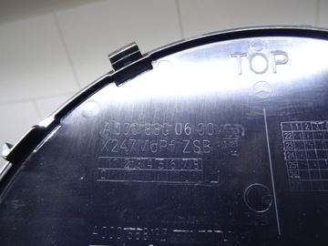 ZNAK MERCEDES-BENZ A0008800600