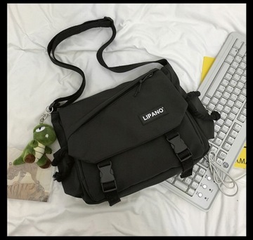 Мужская сумка большой вместимости в стиле ретро + 4 значка и 1 кулон в виде пингвина