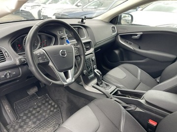 Volvo V40 II Hatchback Facelifting 2.0 D2 120KM 2019 Volvo V40 D2 Momentum Automat Parktronik Skóra, zdjęcie 4