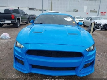 Ford Mustang VI Fastback Facelifting 5.0 Ti-VCT 450KM 2022 Ford Mustang GT PREMIUM FASTBACK 2022, od ubezpieczalni 5.0 Benzyna 450KM, zdjęcie 2