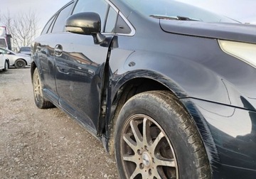 Toyota Avensis III Wagon 2.0 D-4D 126KM 2011 Toyota Avensis I rej 2012r, 2.0 Diesel. Lekko przetarty prawy bok. Jezdzi., zdjęcie 20