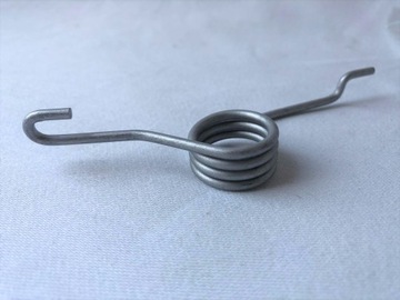 ПРУЖИНА РУЧНИКА ЛЕВАЯ + ПРАВАЯ AUDI VW OE