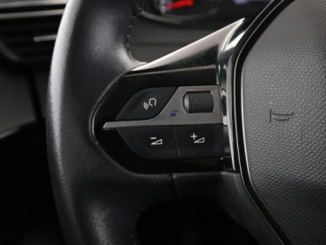 Peugeot 208 II Hatchback 1.2 PureTech 102KM 2019 Peugeot 208 navi klimatyzacja czujniki parkowania, zdjęcie 30