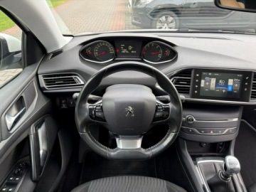 Peugeot 308 II 2014 Peugeot 308 SW 1.6 HDI 120 KM Panorama Kamera Hak, zdjęcie 17