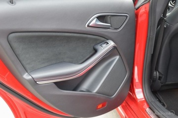 Mercedes CLA C117 Shooting Brake Facelifting 2.0 220 184KM 2017 Mercedes-Benz CLA CLA 220 4-MATIC 184KM Shooting-Brake AMG Panorama Salon, zdjęcie 35