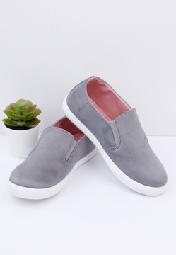 Серые кроссовки, плоские бод, плоская ловушка