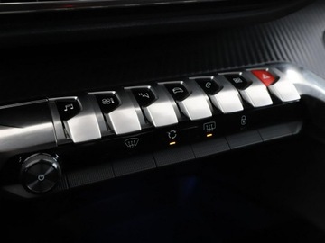 Peugeot 3008 II Crossover 1.5 BlueHDI 130KM 2019 Peugeot 3008 Niski przebieg Virtual Navi Czujniki, zdjęcie 27