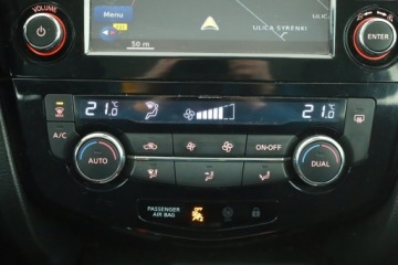 Nissan Qashqai II Crossover 1.2 DIG-T 115KM 2015 Nissan Qashqai 1.2 DIG-T, Navi, Klima, zdjęcie 9