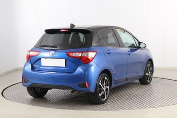 Toyota Yaris III Hatchback 5d Facelifting 2017 1.5 Dual VVT-iE 111KM 2019 Toyota Yaris 1.5 Dual VVT-i, Salon Polska, Klima, zdjęcie 4