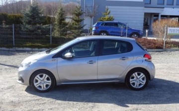 Peugeot 208 I Hatchback 5d Facelifting 1.2 PureTech 82KM 2018 Peugeot 208 1.2 83KM LIFT Niski przebieg Bez korozji Klima Android Auto Mi, zdjęcie 7