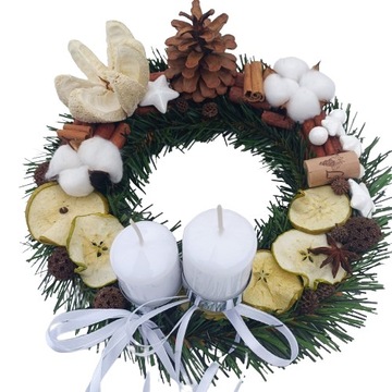 РОЖДЕСТВЕНСКОЕ ПЛАТЬЕ ДЛЯ РОЖДЕСТВЕНСКОГО СТОЛА, РОЖДЕСТВЕНСКИЙ ВЕНОК, ЧЕТЫРЕ СВЕЧИ