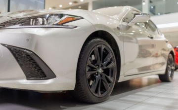 Lexus ES VII (XV70) Sedan Facelifting 300h 218KM 2024 Lexus ES 300h F Sport Dign 2.5 Hybryda 218KM, zdjęcie 18