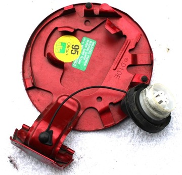 VÍKO KUFRU Z VÍČKEM PLNĚNÍ PALIVA D10E42410 MAZDA CX-3 2,0I 2015R.