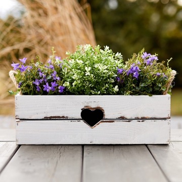 БЕЛАЯ ДЕРЕВЯННАЯ ЯЩИКА ДЛЯ ЦВЕТОВ, ТРАВ, ОБОГРЕВАТЕЛЕЙ