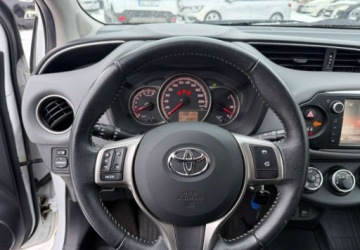 Toyota Yaris III Hatchback 5d Facelifting 1.0 VVT-i 69KM 2014 Toyota Yaris Toyota Yaris Benzyna 70KM, zdjęcie 12