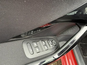 Peugeot 208 I Hatchback 5d Facelifting 1.2 PureTech 82KM 2015 Peugeot 208 Klimatronik*, zdjęcie 19