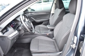 Skoda Octavia IV Kombi 2.0 TDI 150KM 2021 Skoda Octavia 2.0 TDI 150KM Style Kamera Czujniki Podgrz.fot Ambiente Navi, zdjęcie 27