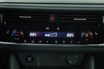 Nissan Qashqai III Crossover Facelifting 1.3 DIG-T MHEV 158KM 2025 Nissan Qashqai 1.3 DIG-T MHEV, 1. Właściciel, zdjęcie 12